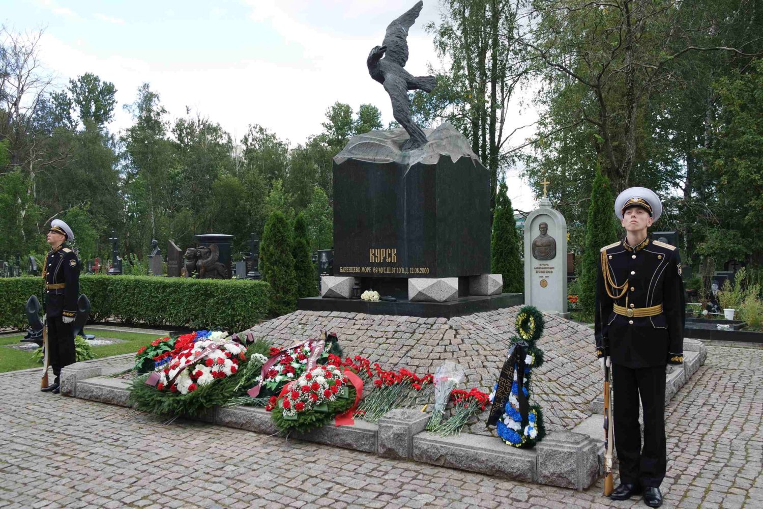 Серафимовское кладбище экипаж Курска